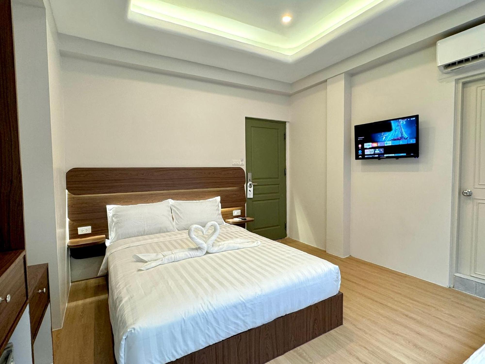 Avalan Phayathai Airport Link Бангкок Екстер'єр фото